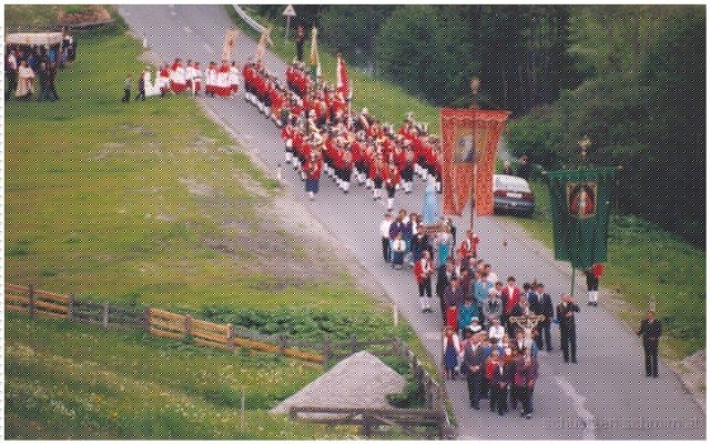 1995-Prozession3.jpg - Prozession 1995, Schmirn