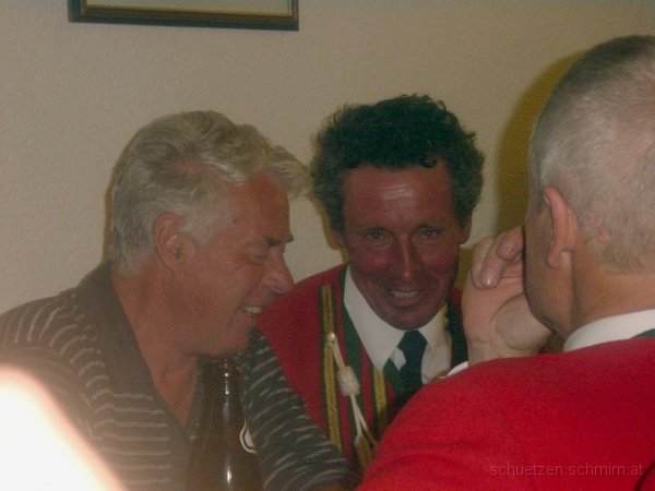 2004-09-14-Karl60-20.JPG - 14.9.2004 - Unser Hauptmann Karl Hofer wird 60.