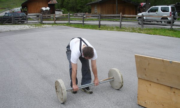 2008-05-31_DSC06874-FloStemmen.jpg - 31.5.2008 - Vorbereitungen zum Fest.