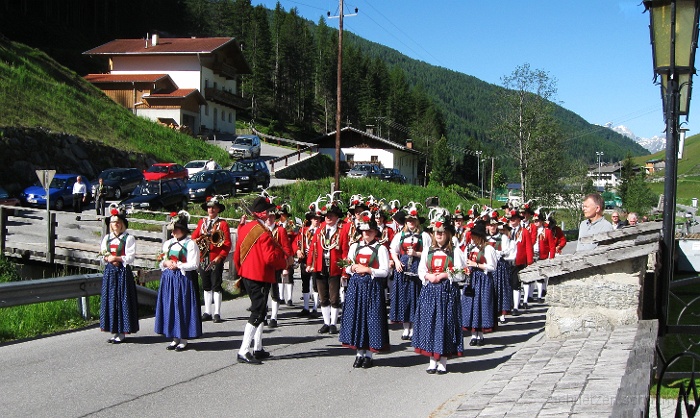 IMG_0005-ProzessionSchmirn.JPG - Foto: Ernst Jenewein, Juni 2009