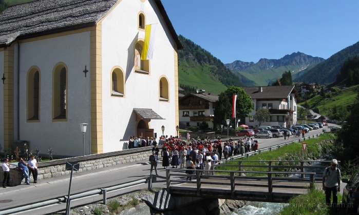 IMG_0010-ProzessionSchmirn.JPG - Foto: Ernst Jenewein, Juni 2009