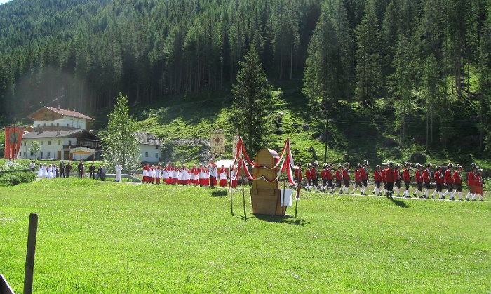 IMG_0026-ProzessionSchmirn.JPG - Foto: Ernst Jenewein, Juni 2009