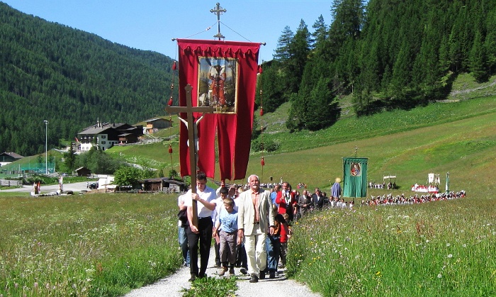 IMG_0055-ProzessionSchmirn.jpg - Foto: Ernst Jenewein, Juni 2009