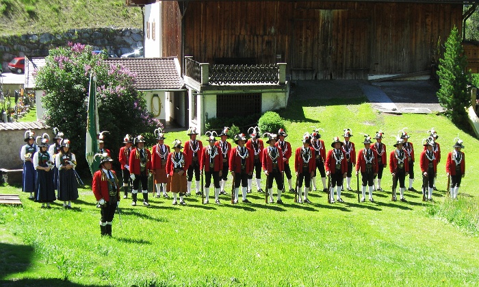 IMG_0072-SchuetzenSchmirnProzession.jpg - Foto: Ernst Jenewein, Juni 2009